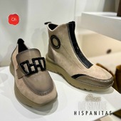 📣 Le futur c'est chez Charly Chausseur 🟥 Béziers 📍! Découvrez le style futuriste et tendance des chaussures Hispanitas. 👠✨
⠀
🔥 Osez affirmer votre identité avec ces chaussures uniques, parfaites pour les femmes urbaines ! 💃
⠀
✨ Ne manquez pas l'occasion de vous démarquer avec notre collection Hispanitas. 🔝
⠀

🔖 #CharlyChausseur #Béziers #Mode #Tendance #Chaussures #Futuriste #Identité #Style #Urbain #Hispanitas